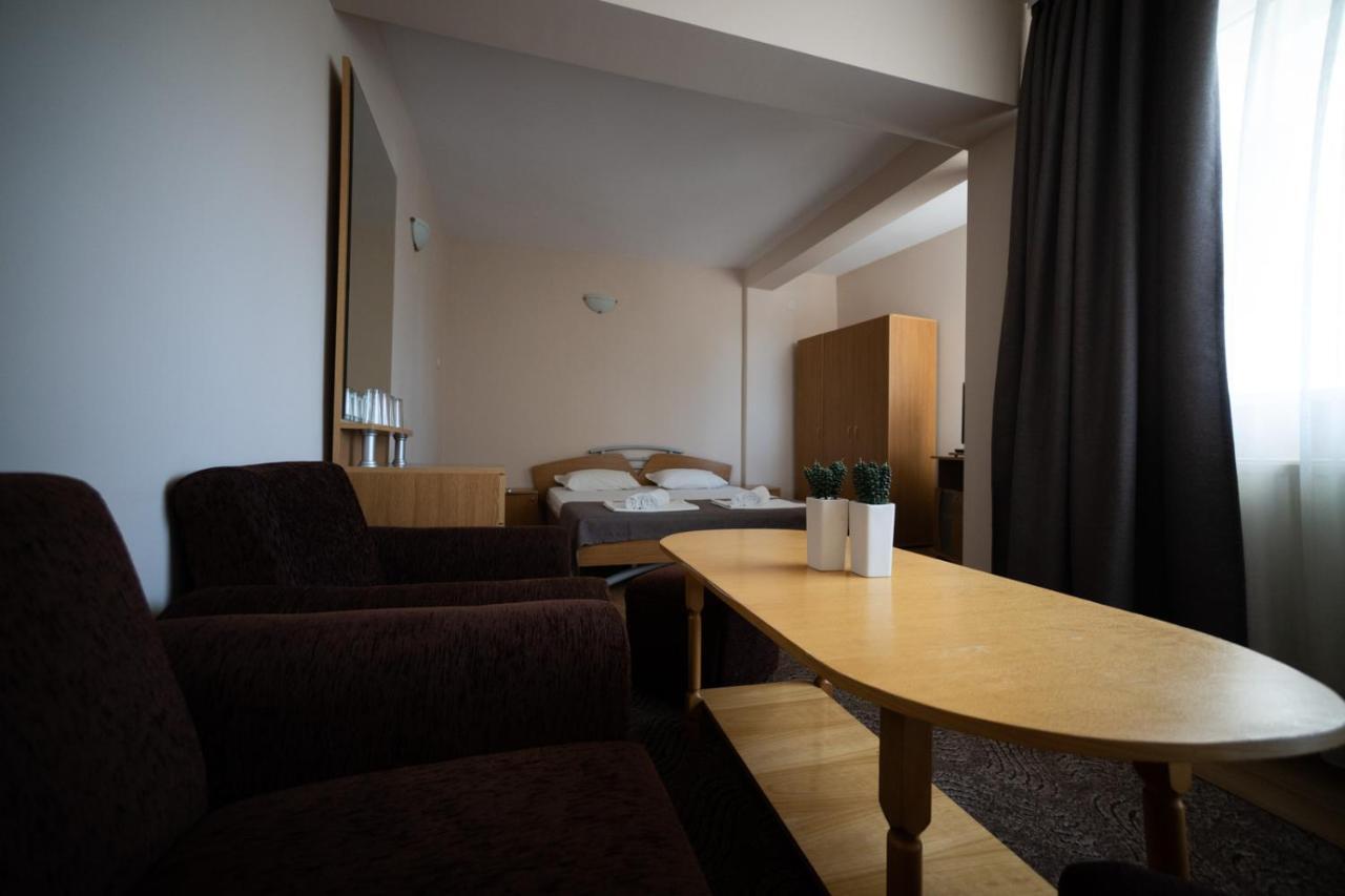Hotel Velista ヴォネシュタ・ヴォダ エクステリア 写真