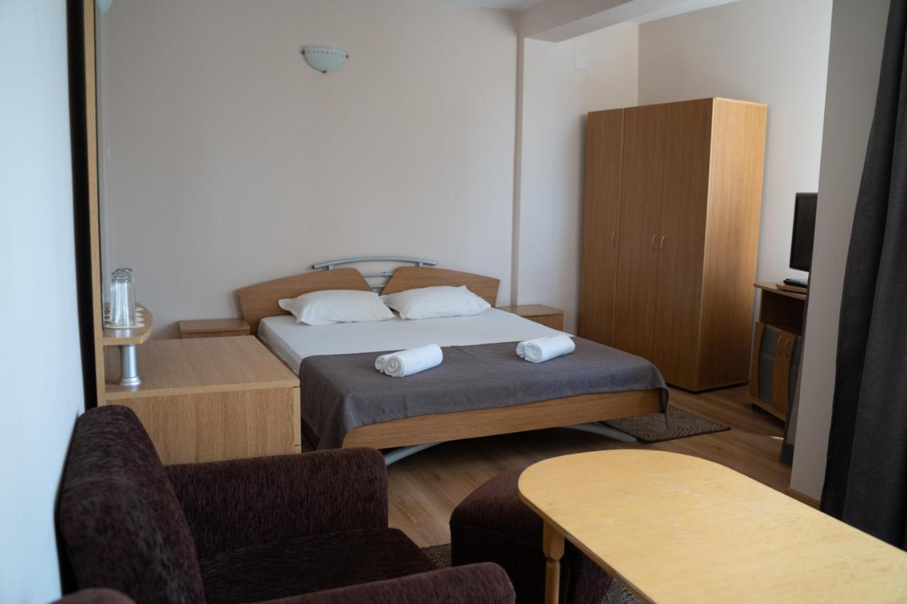 Hotel Velista ヴォネシュタ・ヴォダ エクステリア 写真